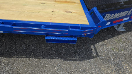 New Diamond C Equip. Trailer / 14.9K GVWR / 102"x24'