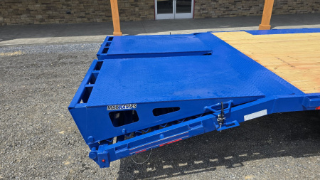 New Diamond C Equip. Trailer / 14.9K GVWR / 102"x24'