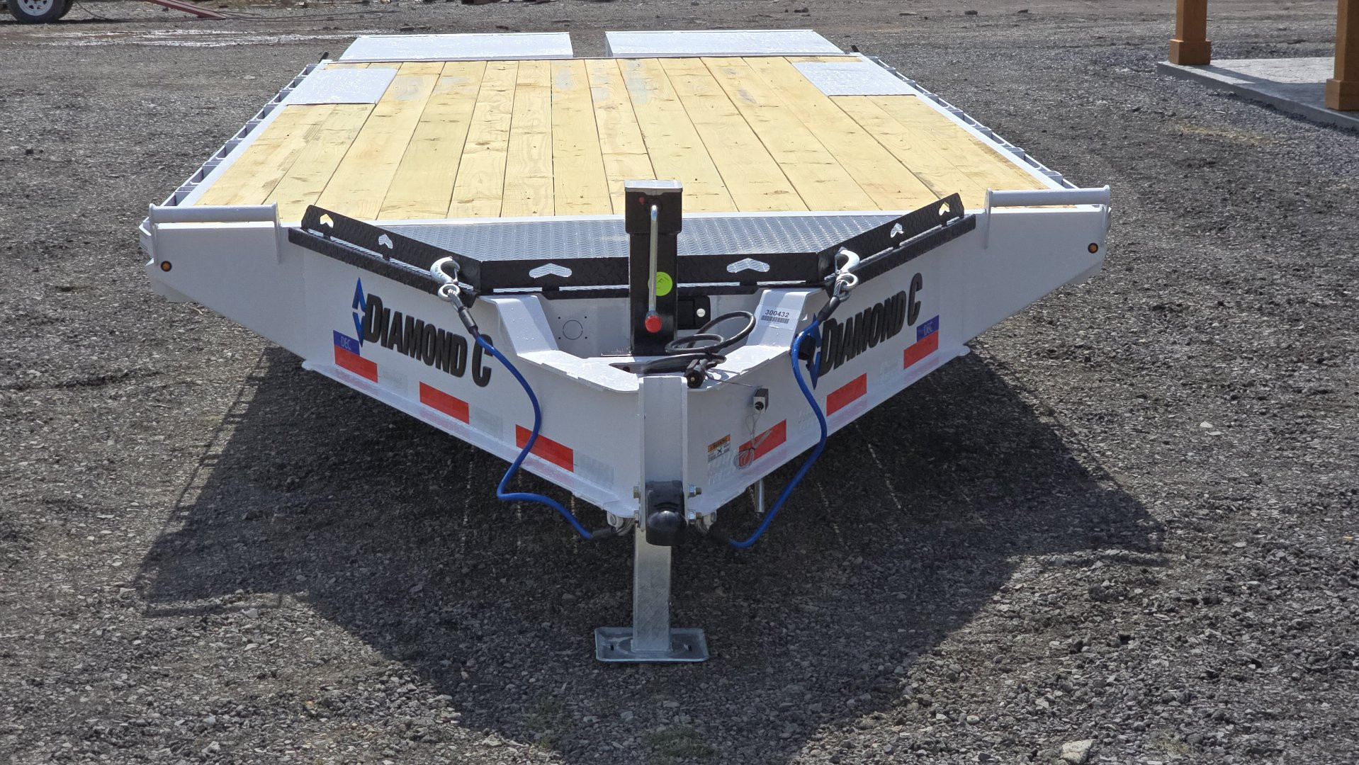 New Diamond C Equip. Trailer / 14.9K GVWR / 102"x22'