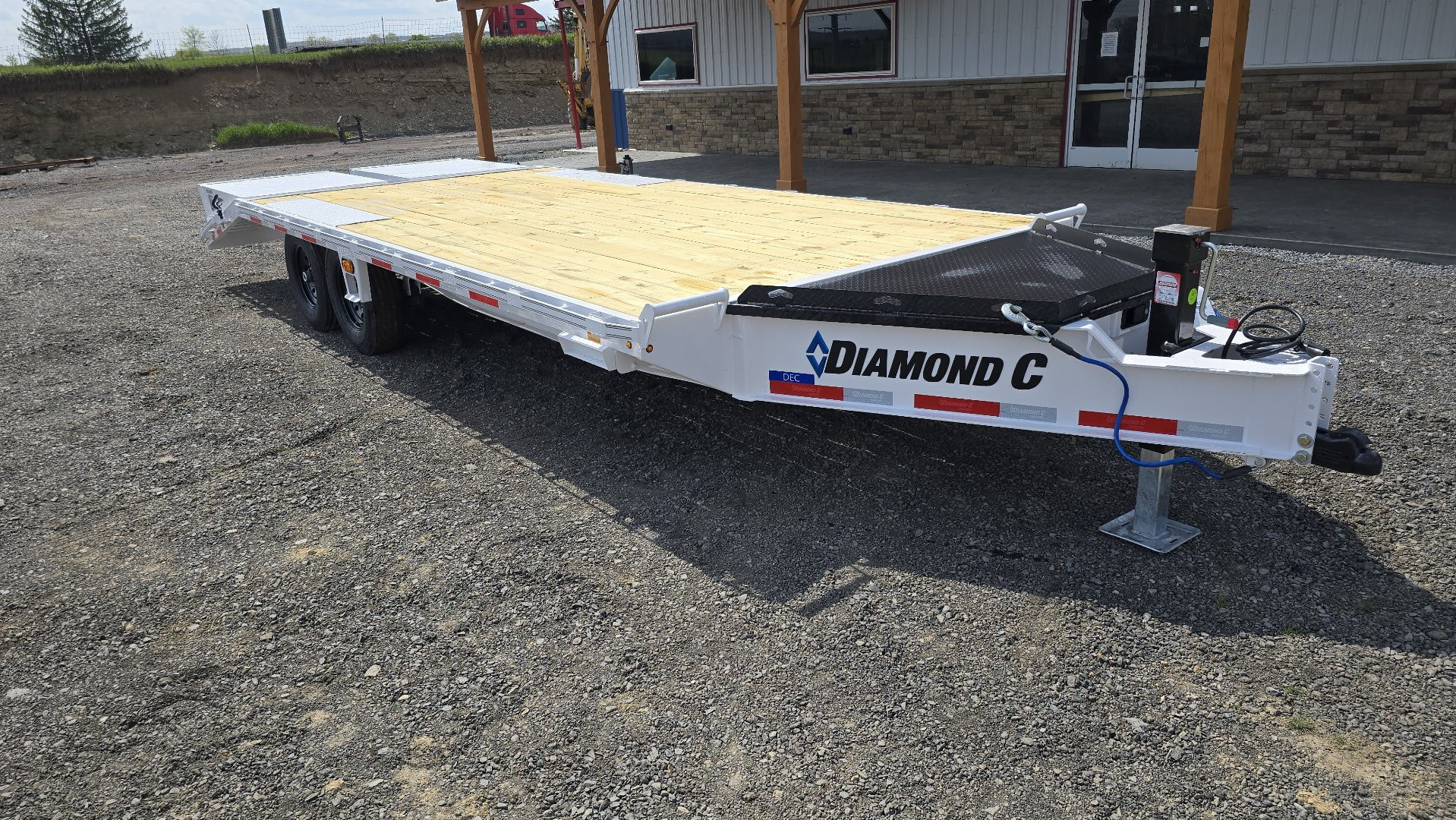 New Diamond C Equip. Trailer / 14.9K GVWR / 102"x22'