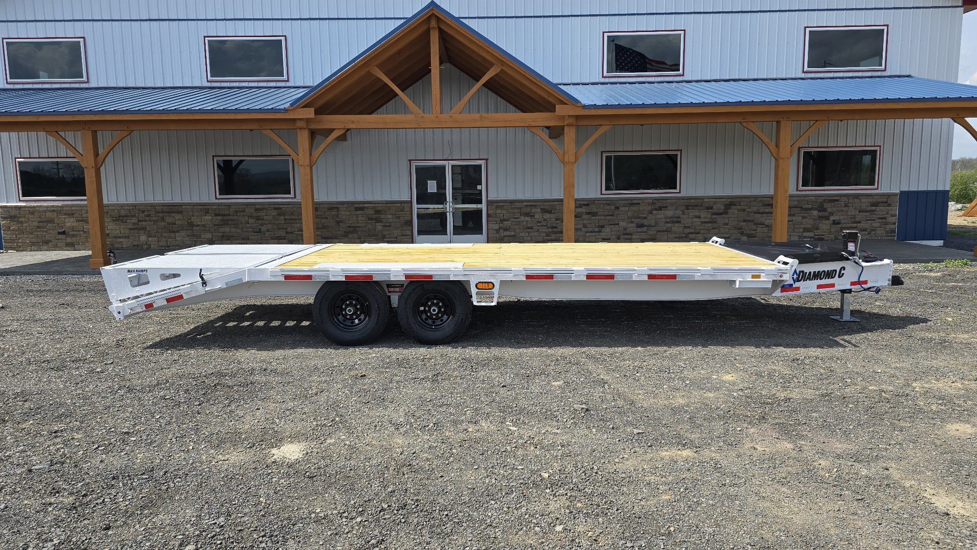 New Diamond C Equip. Trailer / 14.9K GVWR / 102"x22'