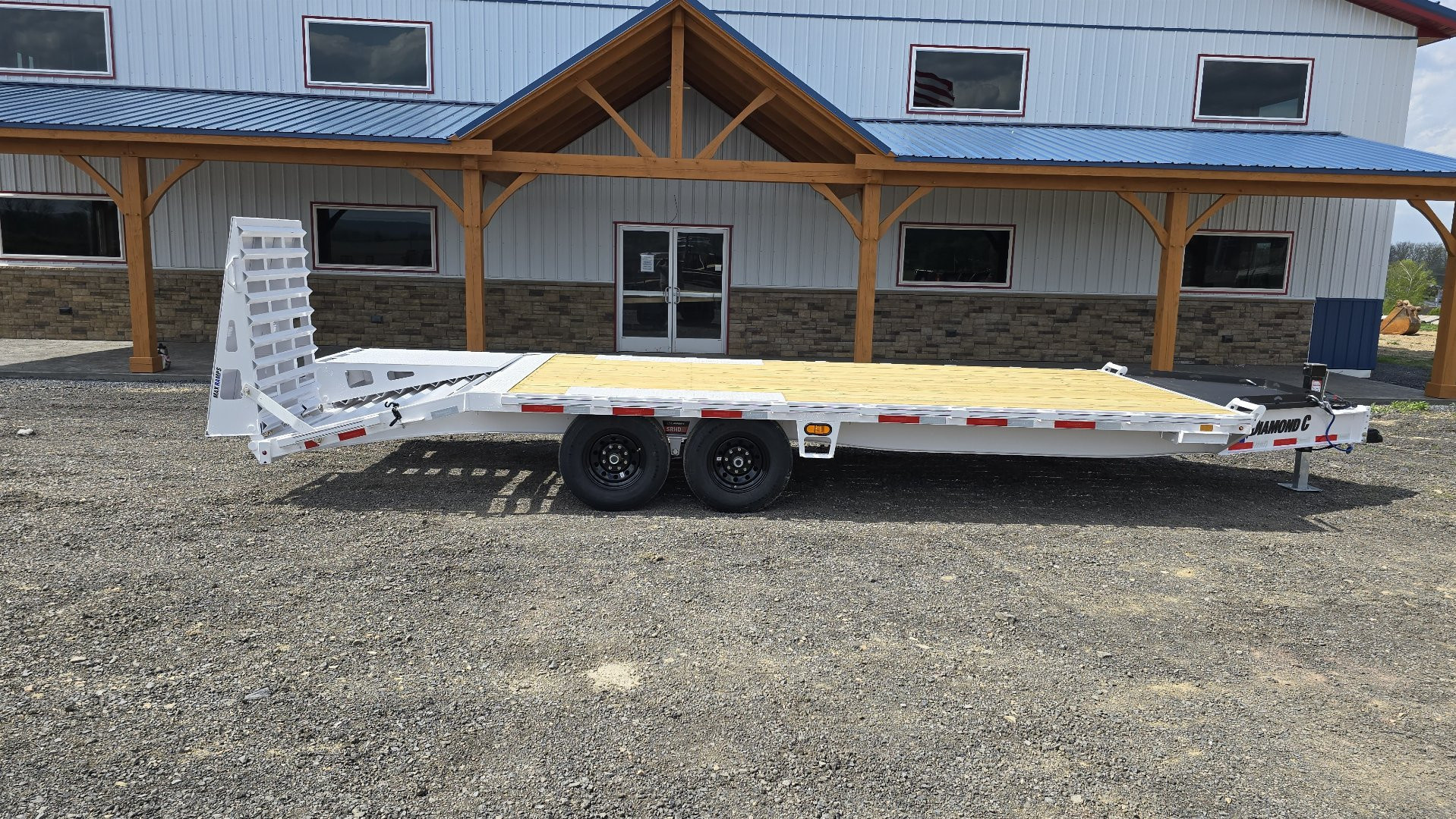 New Diamond C Equip. Trailer / 14.9K GVWR / 102"x22'