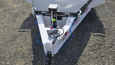 New Diamond C Equip. Trailer / 14.9K GVWR / 102"x22'