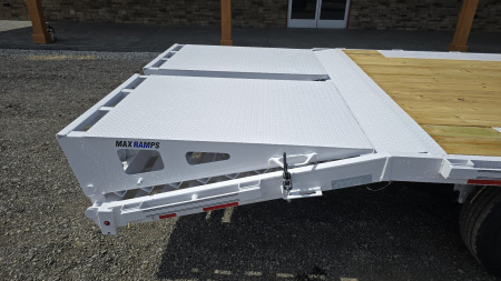 New Diamond C Equip. Trailer / 14.9K GVWR / 102"x22'