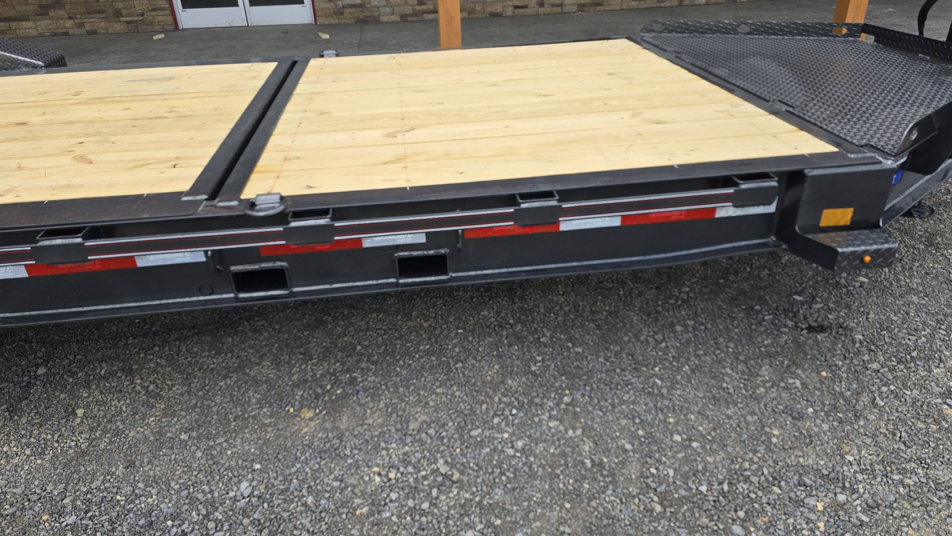 New Diamond C Tilt Trailer / 20K GVWR / 82"x22'