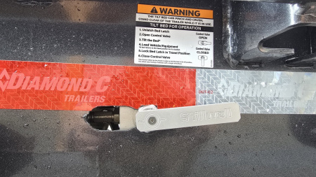 New Diamond C Tilt Trailer / 20K GVWR / 82"x22'