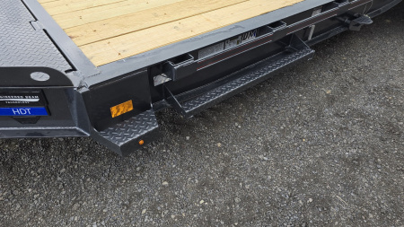 New Diamond C Tilt Trailer / 20K GVWR / 82"x22'