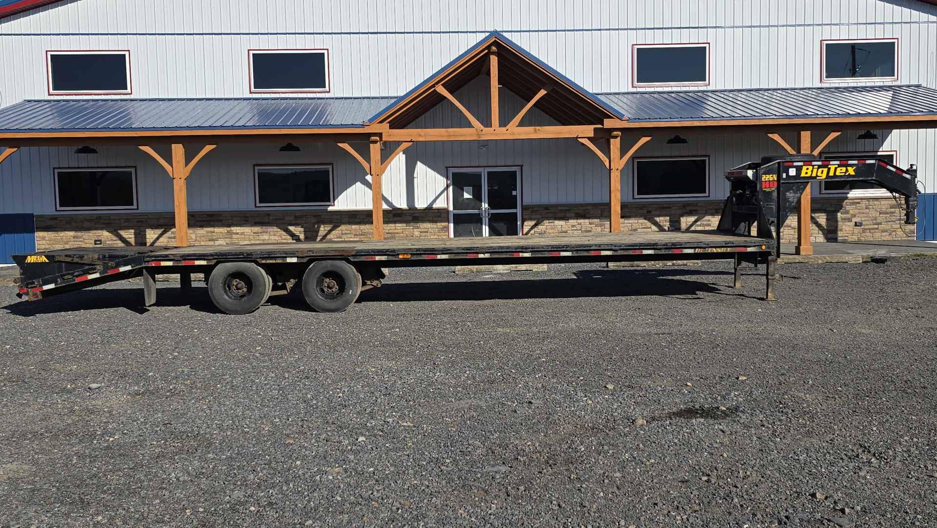 Used 2022 Big Tex Gooneneck Trailer / 23,900 GVWR / 33'