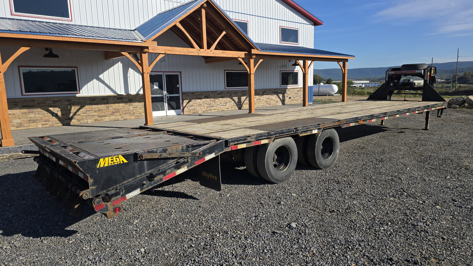 Used 2022 Big Tex Gooneneck Trailer / 23,900 GVWR / 33'