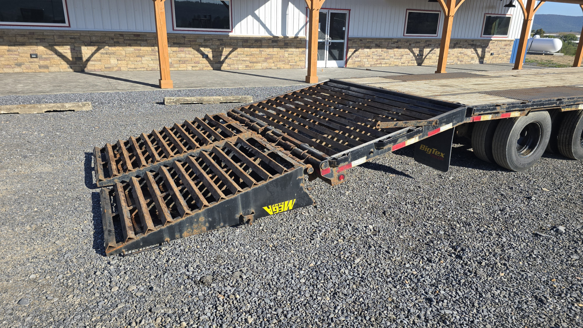 Used 2022 Big Tex Gooneneck Trailer / 23,900 GVWR / 33'