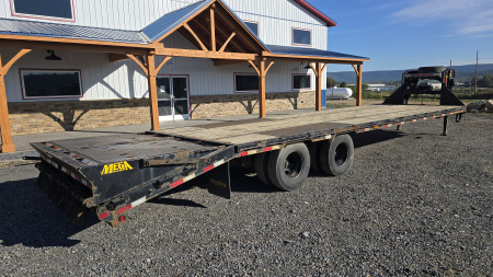 Used 2022 Big Tex Gooneneck Trailer / 23,900 GVWR / 33'