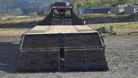 Used 2022 Big Tex Gooneneck Trailer / 23,900 GVWR / 33'