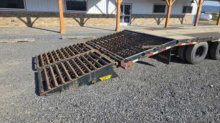 Used 2022 Big Tex Gooneneck Trailer / 23,900 GVWR / 33'