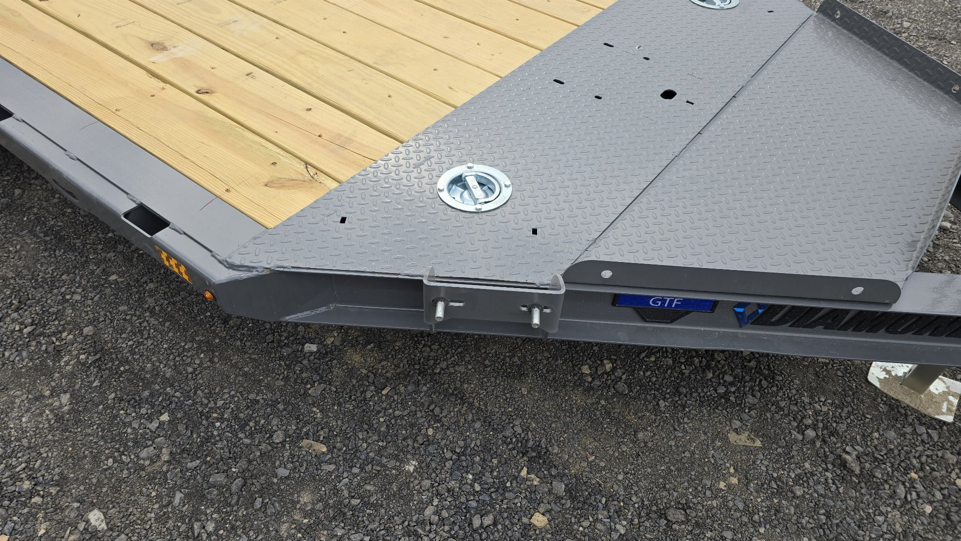 New Diamond C Car Trailer 9.8K GVWR / 83"x20' / Spare Tire Mount