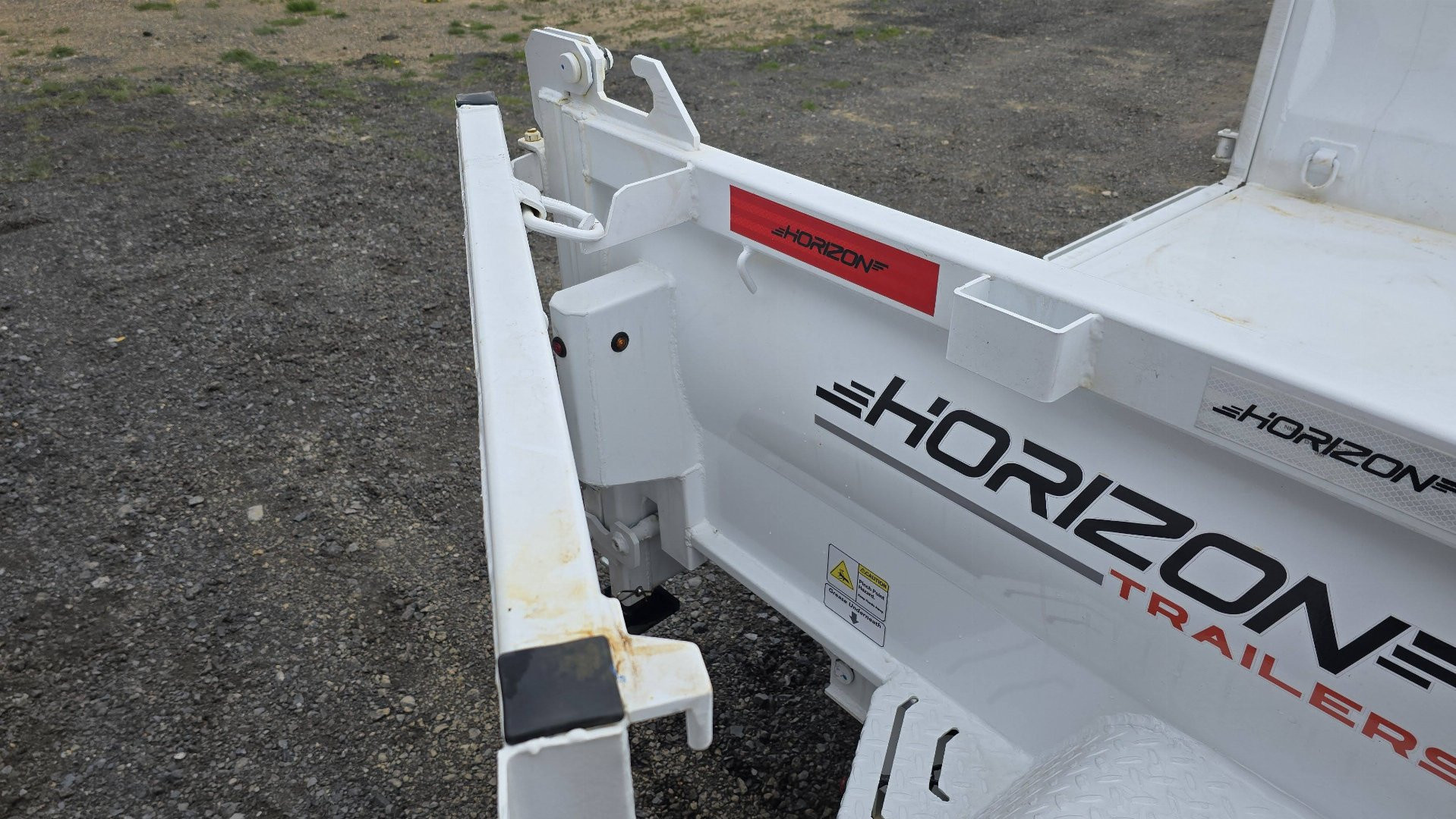 New Horizon Dump Trailer / 80"x14' / 14K GVWR / Ramps / Tarp Kit