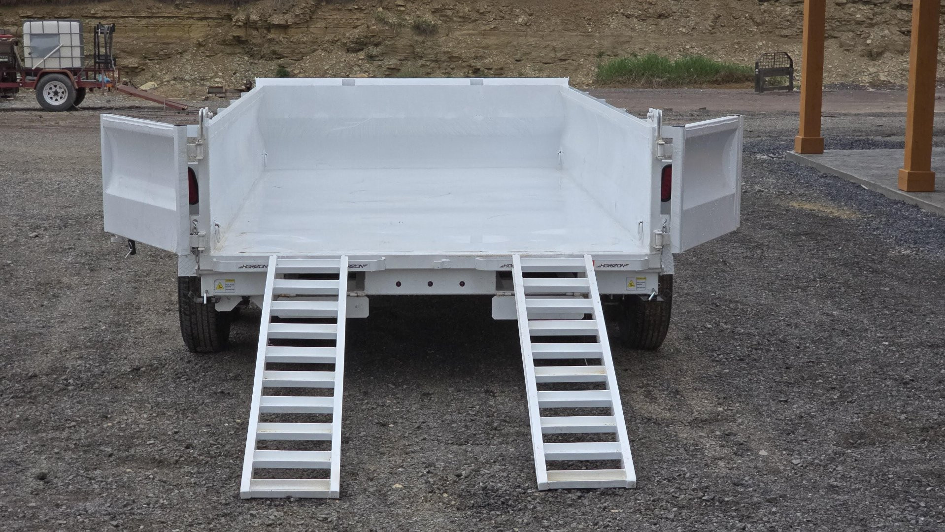 New Horizon Dump Trailer / 80"x14' / 14K GVWR / Ramps / Tarp Kit