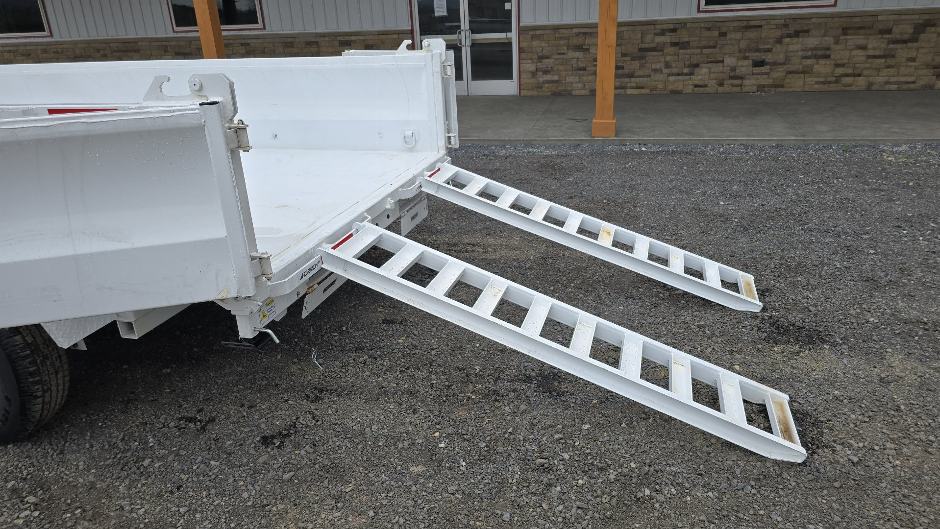 New Horizon Dump Trailer / 80"x14' / 14K GVWR / Ramps / Tarp Kit