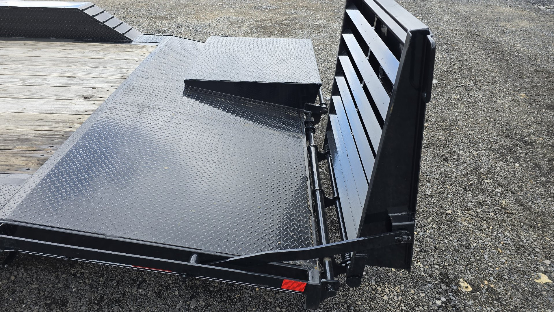 New Delco Equipment Trailer / 14K GVWR / 102"x22'