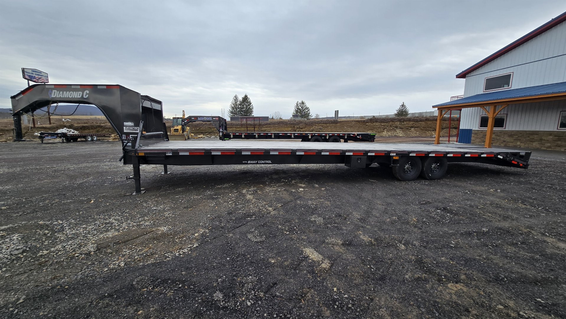 Used 2023 Diamond C FMAX 207 Gooseneck Deckover / 15.5K GVWR / 35'