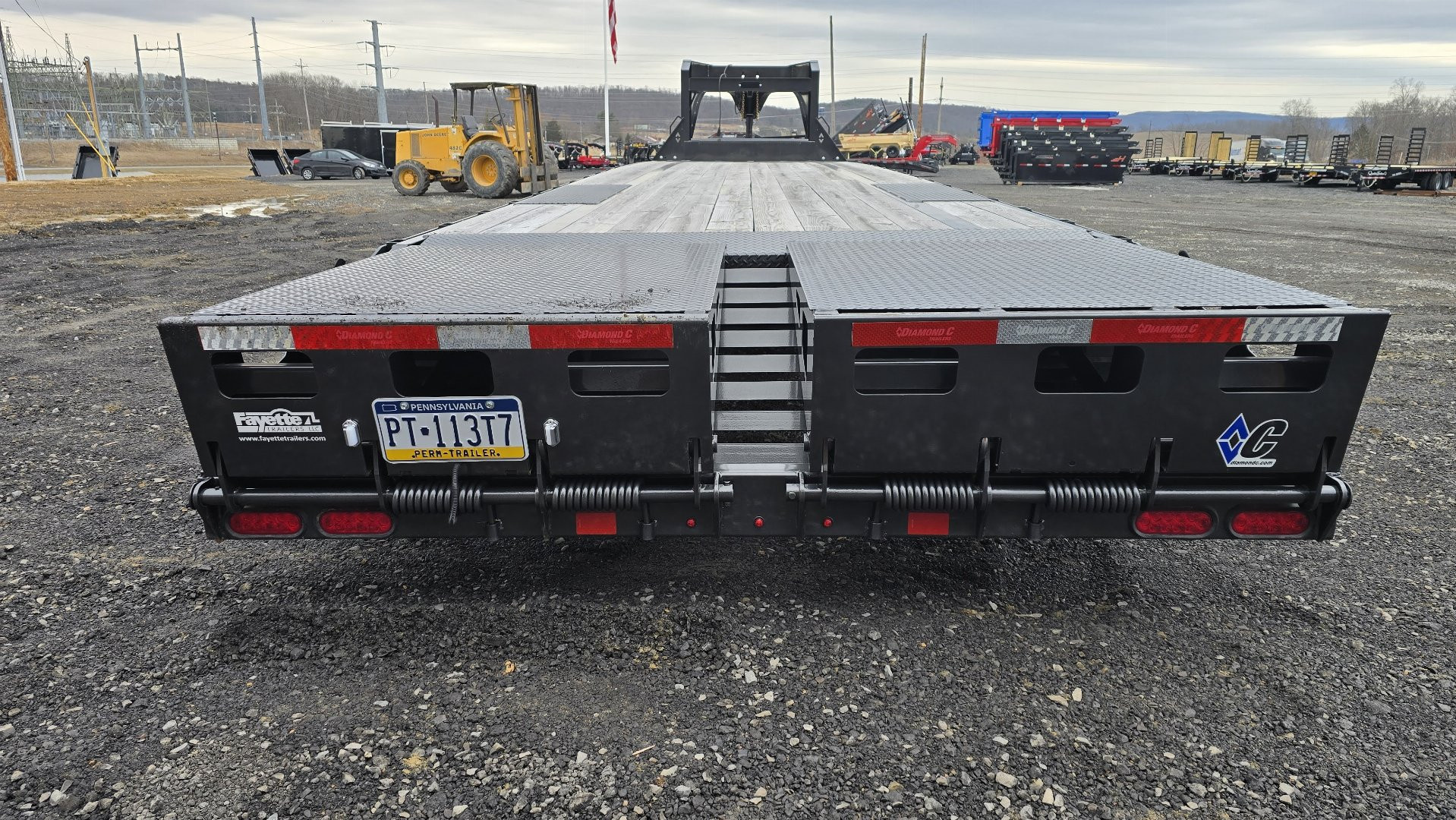 Used 2023 Diamond C FMAX 207 Gooseneck Deckover / 15.5K GVWR / 35'