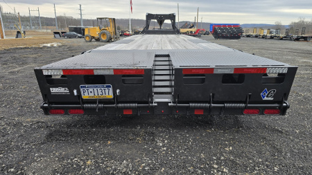 Used 2023 Diamond C FMAX 207 Gooseneck Deckover / 15.5K GVWR / 35'