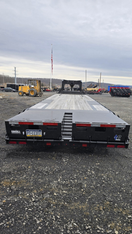 Used 2023 Diamond C FMAX 207 Gooseneck Deckover / 15.5K GVWR / 35'