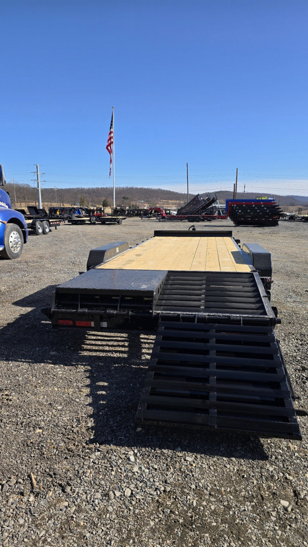 New H&H Deluxe Ramp Equip. Trailer / 16K GVWR / 82"x22'