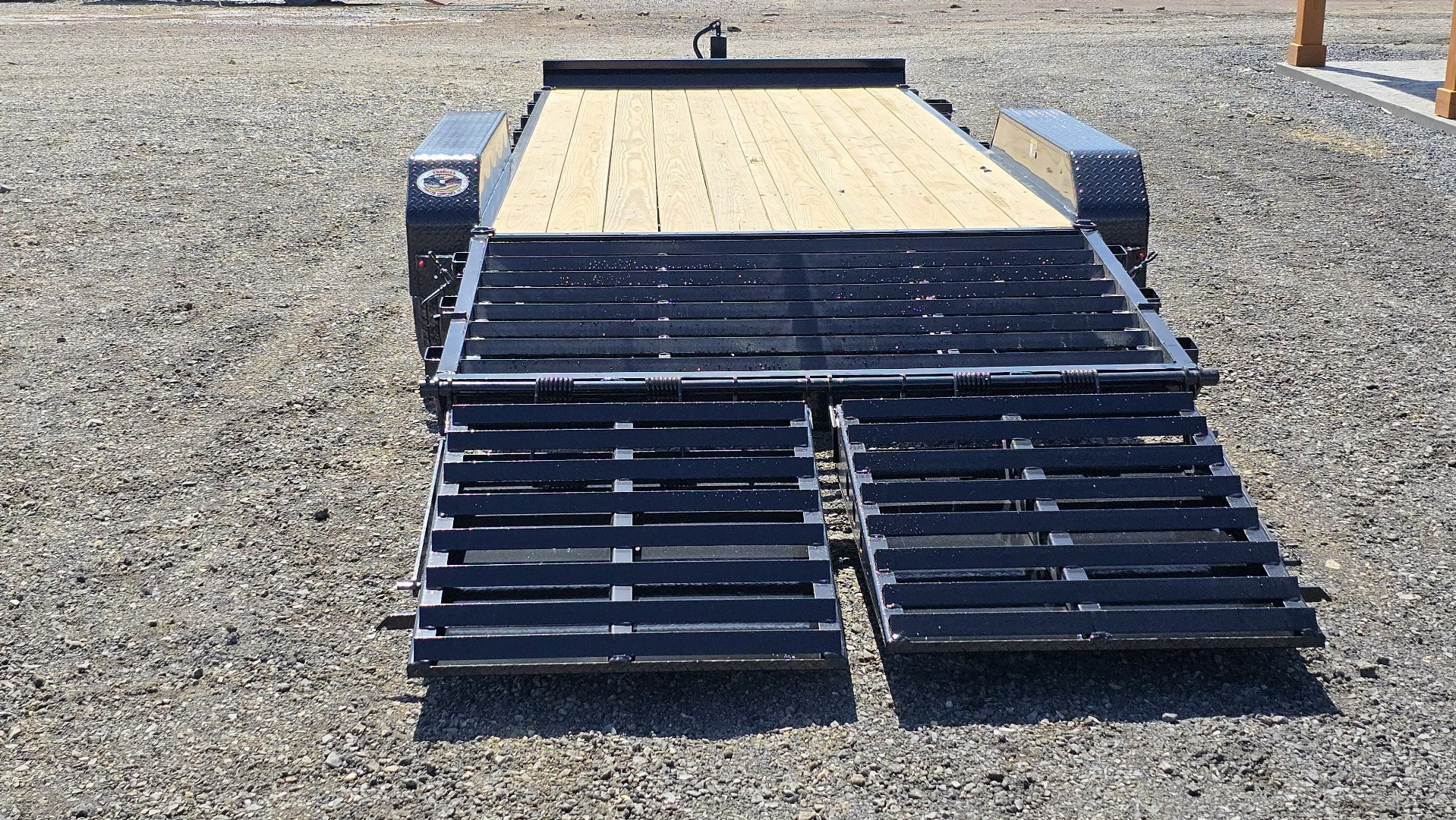New H&H Deluxe Ramp Equip. Trailer / 14K GVWR / 82"x22' / Fold Over Ramps