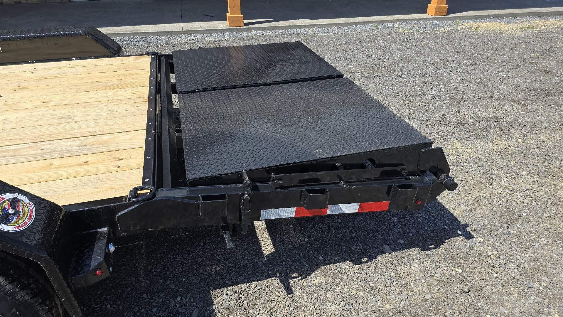New H&H Deluxe Ramp Equip. Trailer / 14K GVWR / 82"x22' / Fold Over Ramps