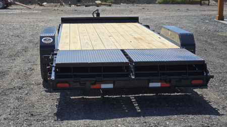 New H&H Deluxe Ramp Equip. Trailer / 14K GVWR / 82"x22' / Fold Over Ramps