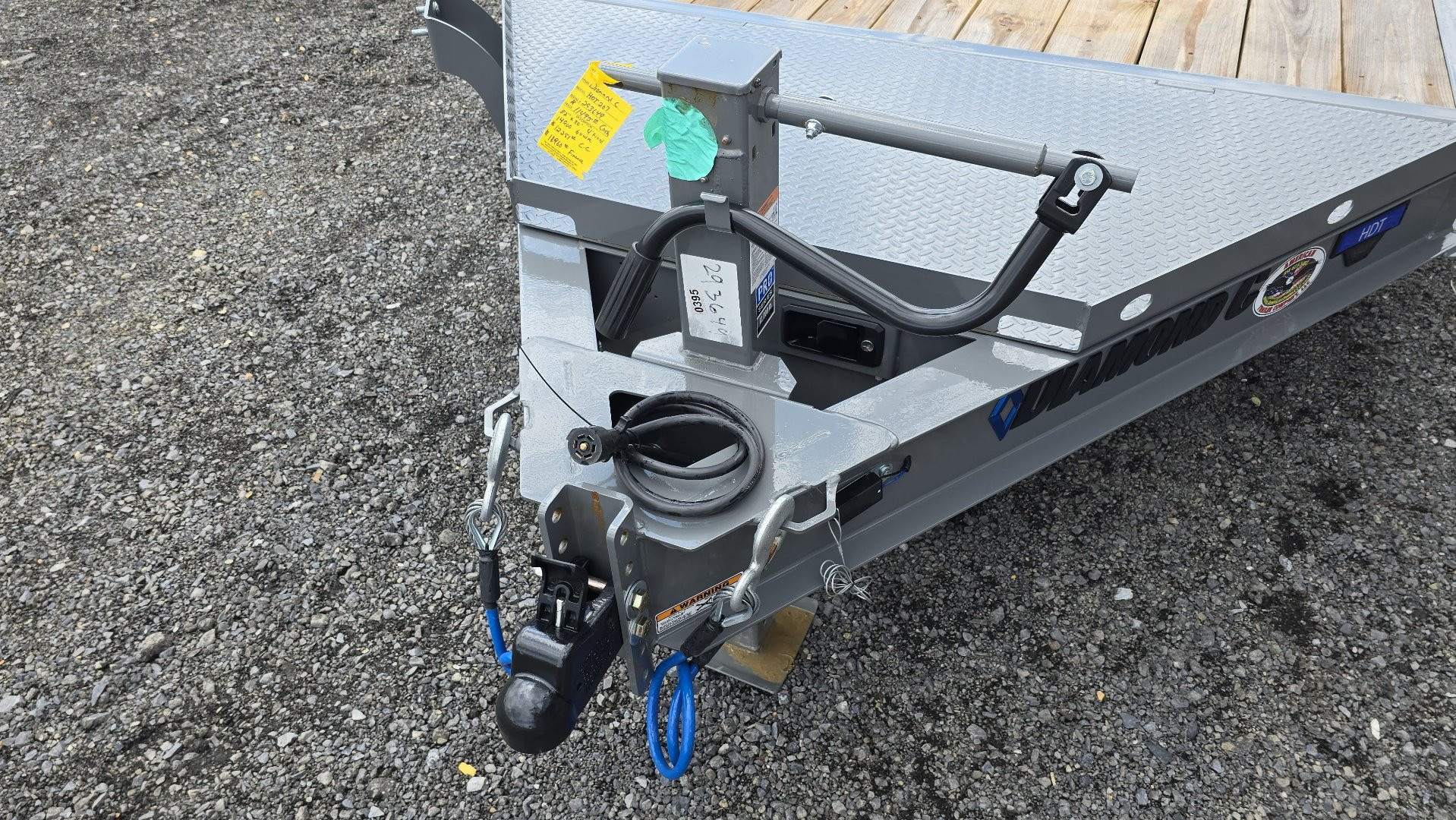 New Diamond C Split Tilt Trailer / 14.9K GVWR / 82"x20' (4' Stationary)