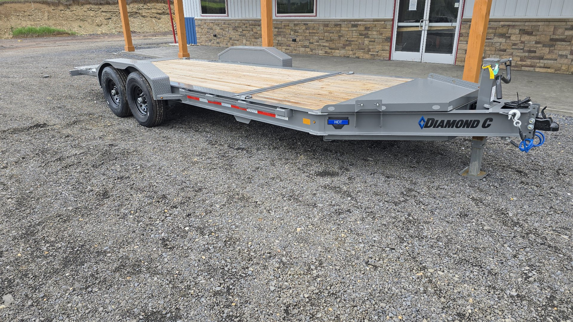 New Diamond C Split Tilt Trailer / 14.9K GVWR / 82"x20' (4' Stationary)