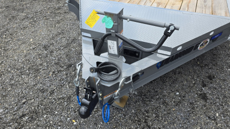 New Diamond C Split Tilt Trailer / 14.9K GVWR / 82"x20' (4' Stationary)