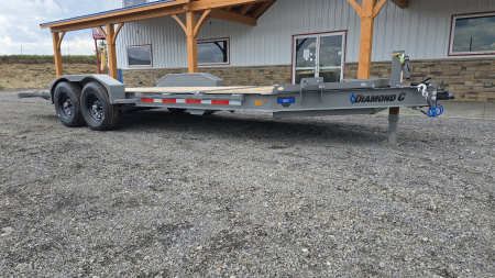 New Diamond C Split Tilt Trailer / 14.9K GVWR / 82"x20' (4' Stationary)