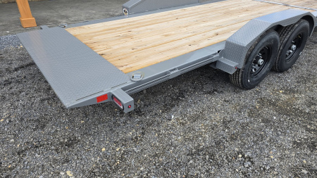 New Diamond C Split Tilt Trailer / 14.9K GVWR / 82"x20' (4' Stationary)