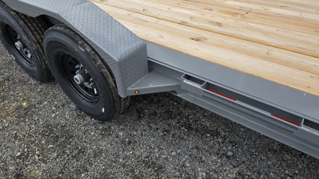 New Diamond C Split Tilt Trailer / 14.9K GVWR / 82"x20' (4' Stationary)