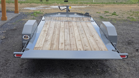 New Diamond C Split Tilt Trailer / 14.9K GVWR / 82"x20' (4' Stationary)