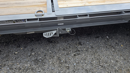 New Diamond C Split Tilt Trailer / 14.9K GVWR / 82"x20' (4' Stationary)