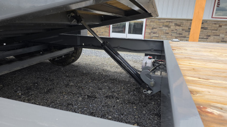 New Diamond C Split Tilt Trailer / 14.9K GVWR / 82"x20' (4' Stationary)