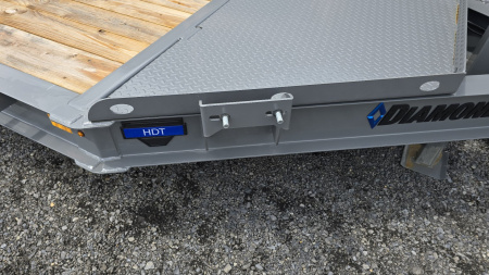 New Diamond C Split Tilt Trailer / 14.9K GVWR / 82"x20' (4' Stationary)