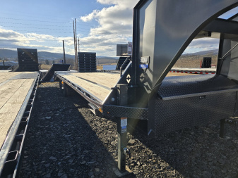New 102"x25' Diamond C Gooseneck Trailer / 15.5K GVWR / 5' Dove w/ Ramps