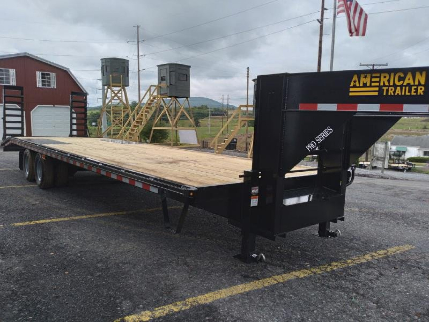 New Quality Trailers Pro Grade Gooseneck Trailer / 25' / 25K GVWR / Pop-up Dove Tail