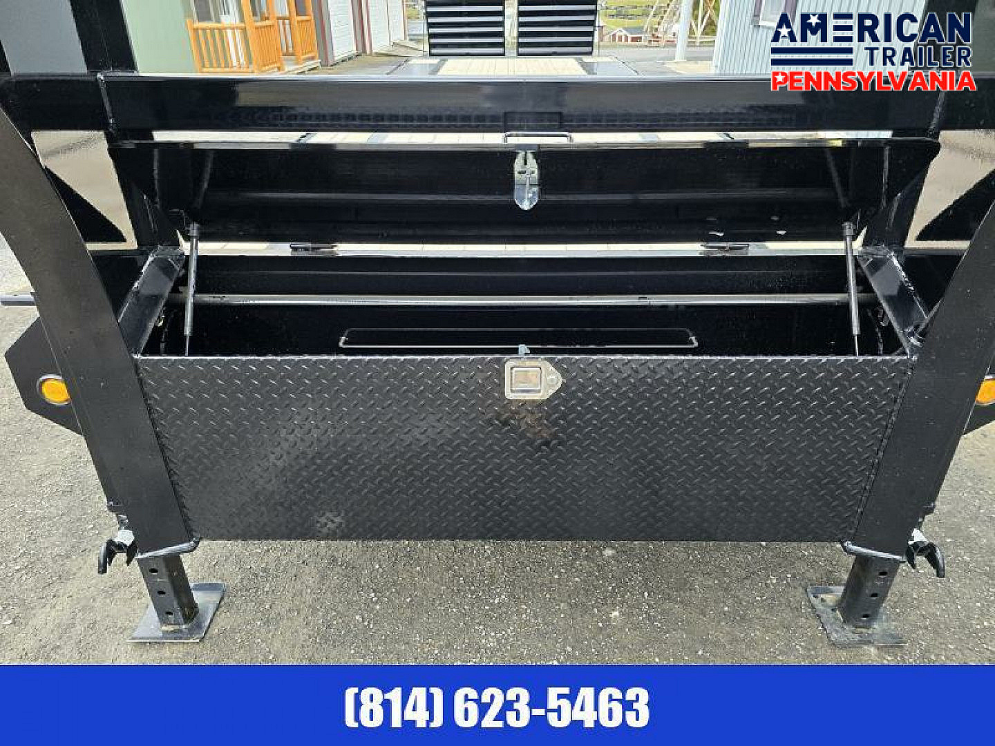 New PJ Low Pro Flatdeck Dually Gooseneck Trailer / 25K GVWR / 30'