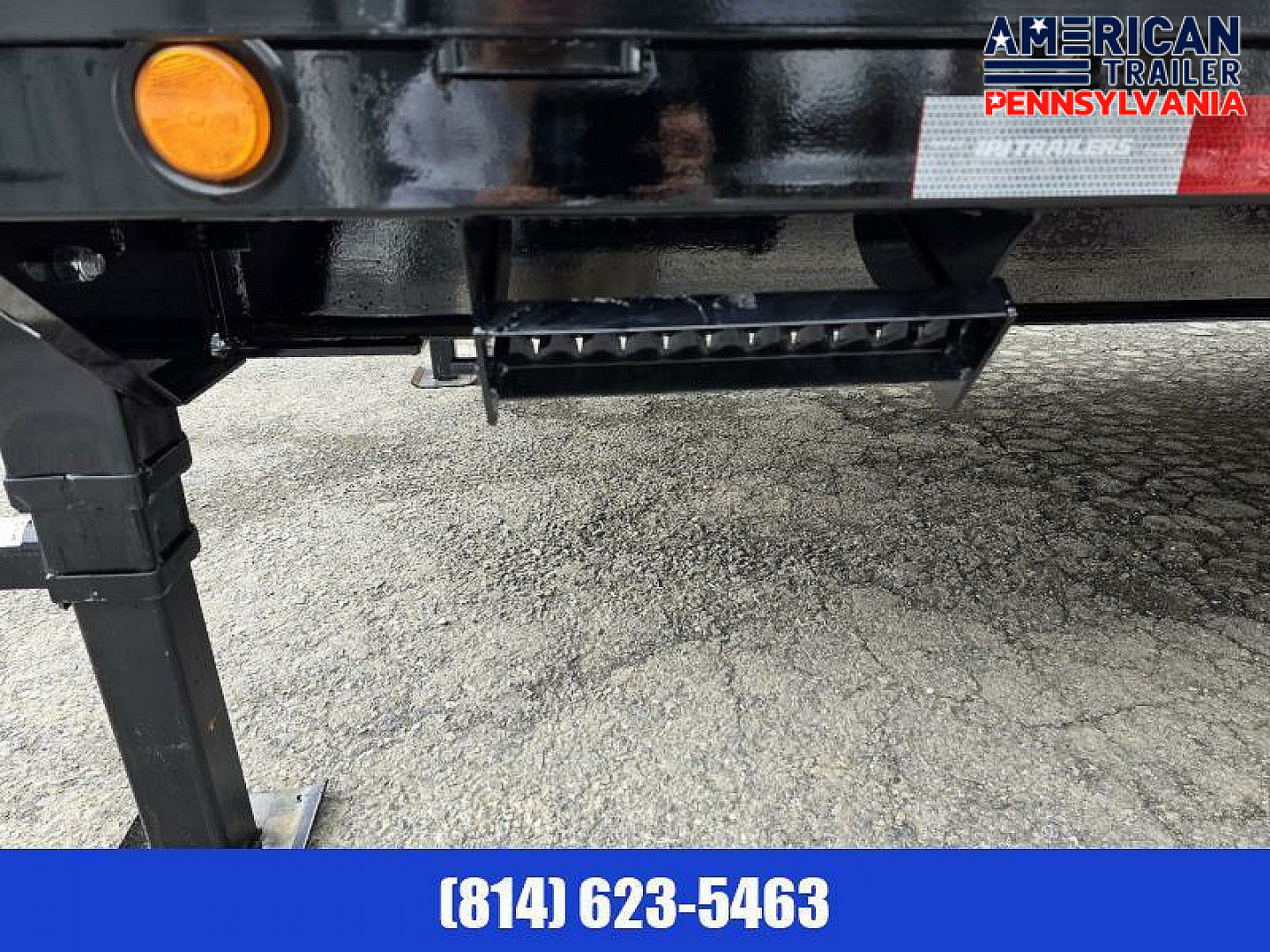 New PJ Low Pro Flatdeck Dually Gooseneck Trailer / 25K GVWR / 30'