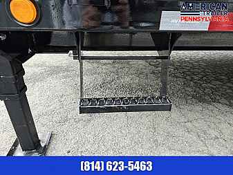 New PJ Low Pro Flatdeck Dually Gooseneck Trailer / 25K GVWR / 30'