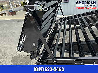 New PJ Low Pro Flatdeck Dually Gooseneck Trailer / 25K GVWR / 30'