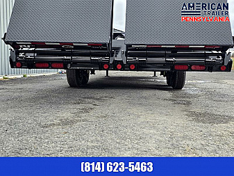 New PJ Low Pro Flatdeck Dually Gooseneck Trailer / 25K GVWR / 30'