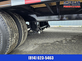 New PJ Low Pro Flatdeck Dually Gooseneck Trailer / 25K GVWR / 30'