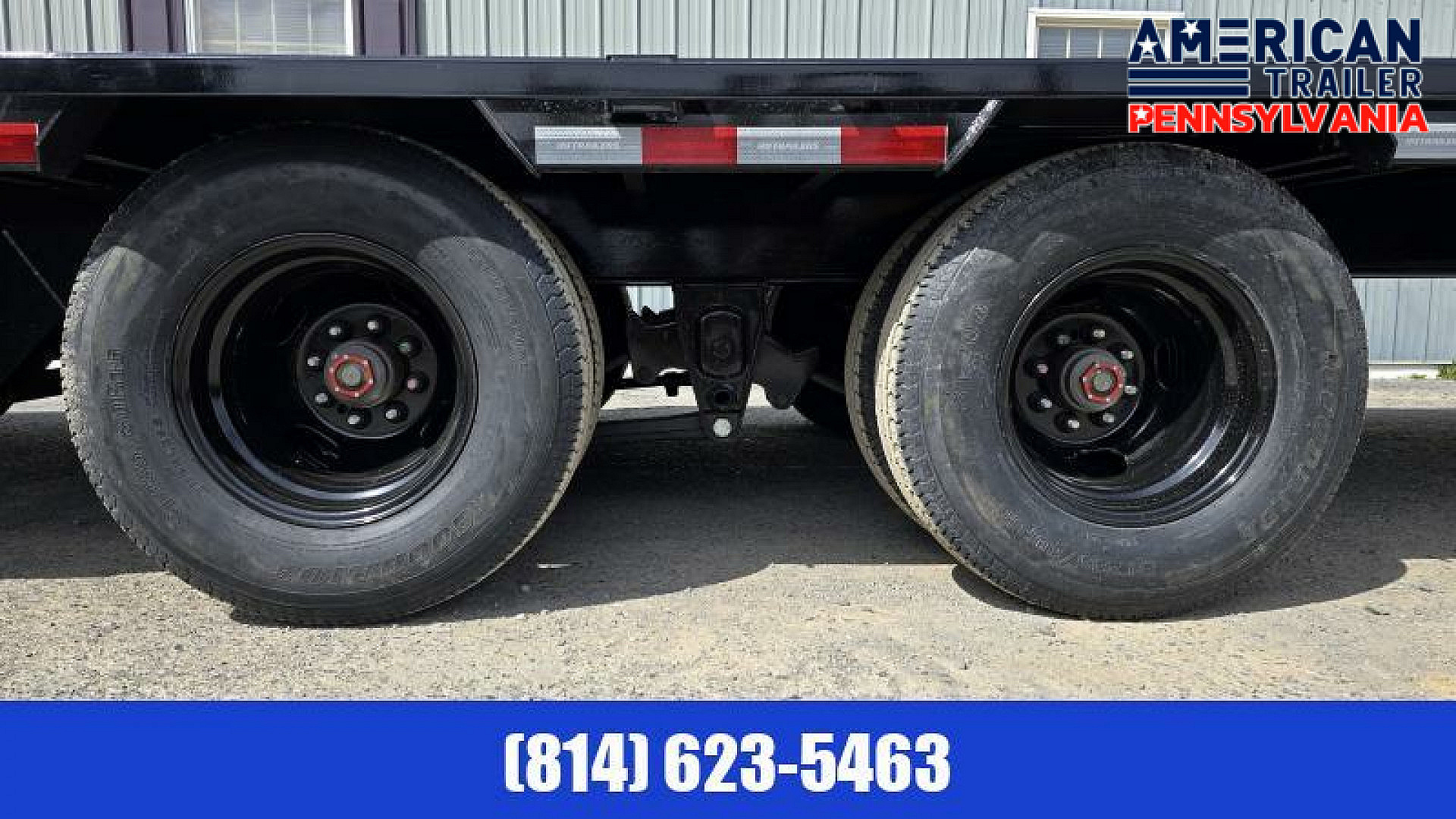 New PJ Low Pro Gooseneck with Hydraulic Dove / 25K GVWR / 32'