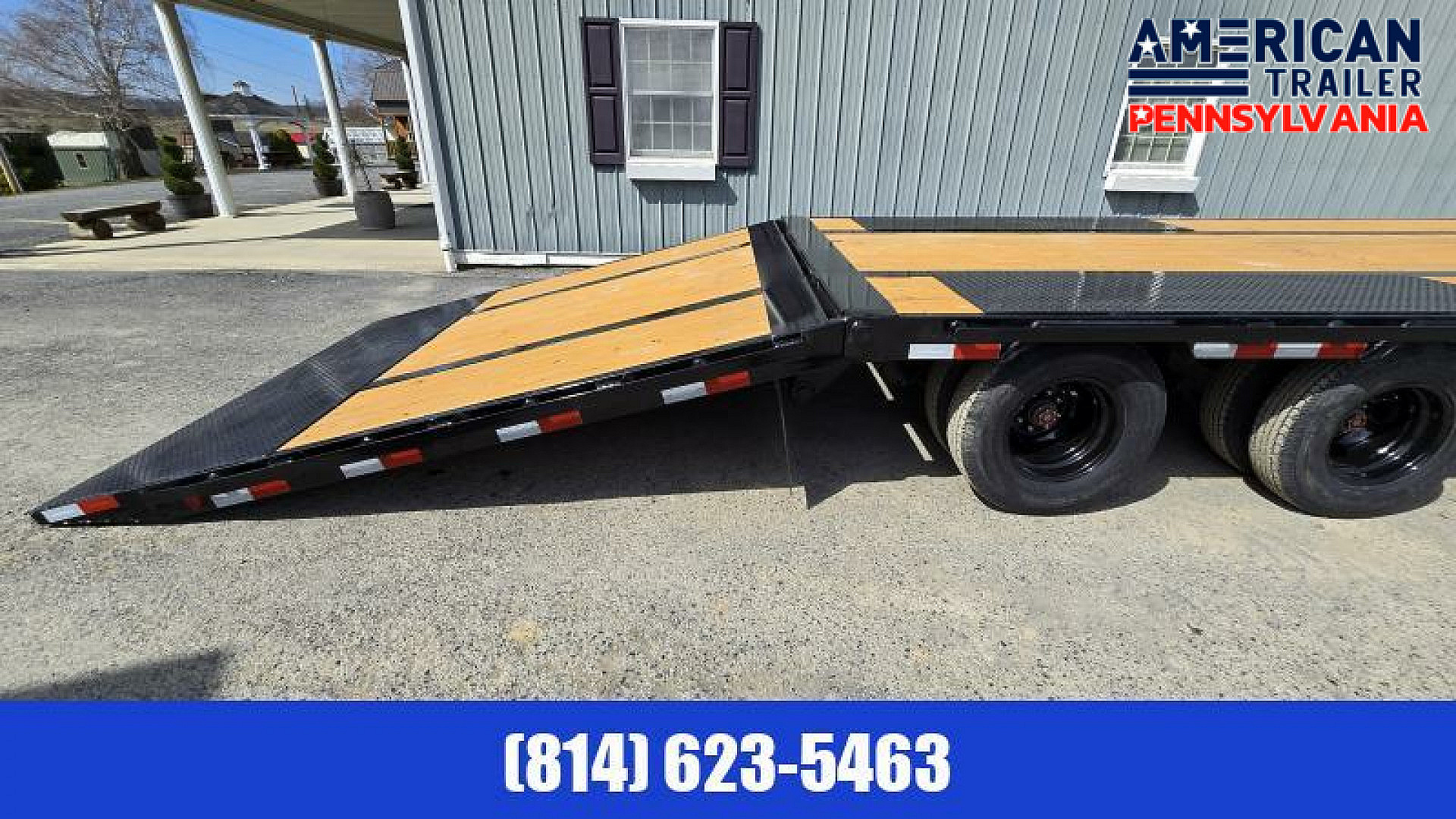 New PJ Low Pro Gooseneck with Hydraulic Dove / 25K GVWR / 32'